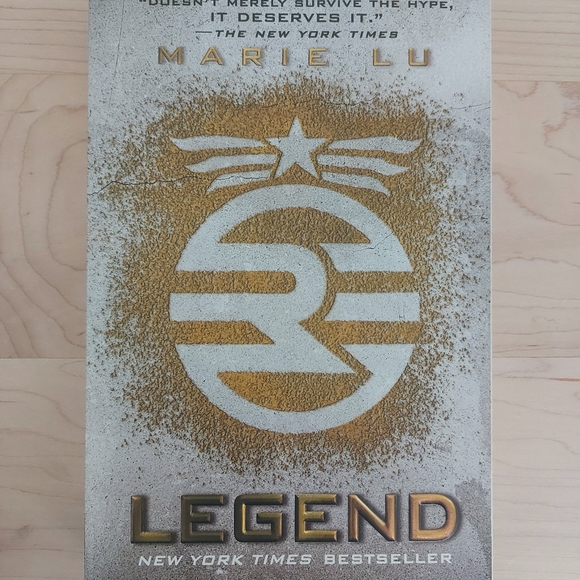 The Legend Trilogy by Marie Lu - Picture 3 of 5